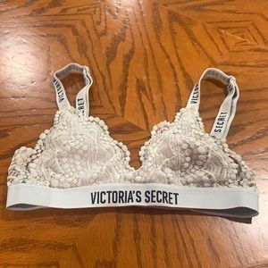 White lace & elastic bralette.